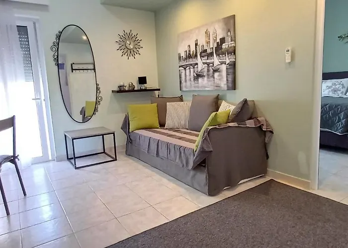 Green Apartments * فاليراكي