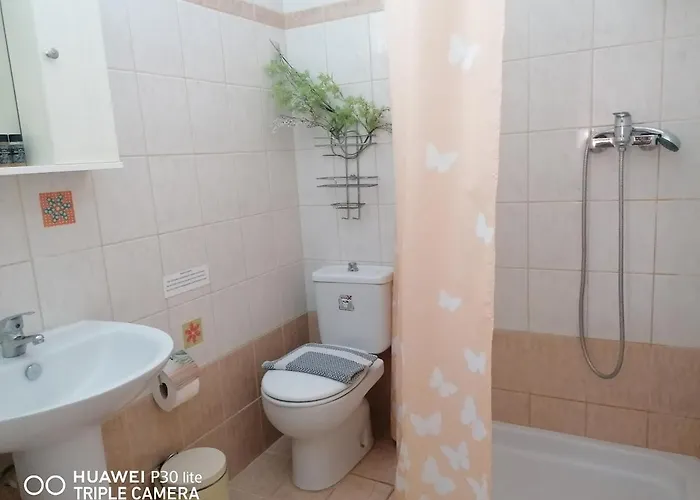 Green Apartments * فاليراكي