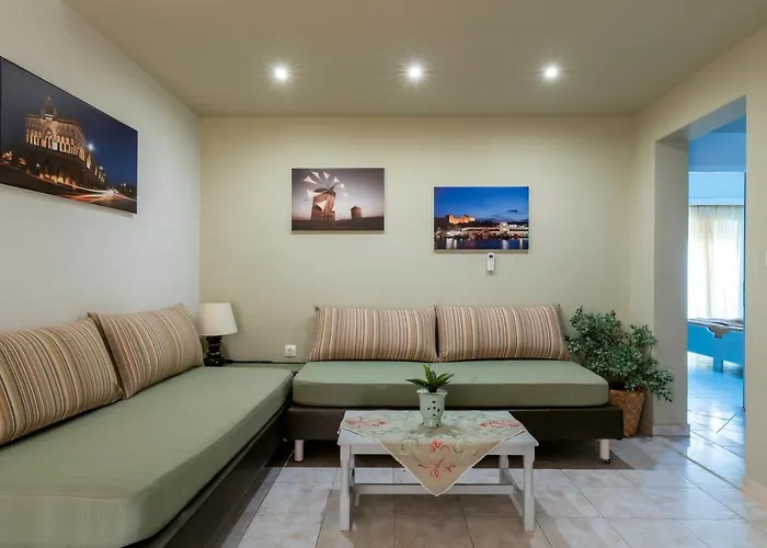 Green Apartments * פליראקי