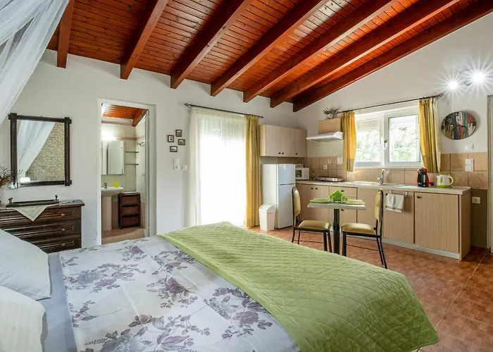 Green Apartments * فاليراكي