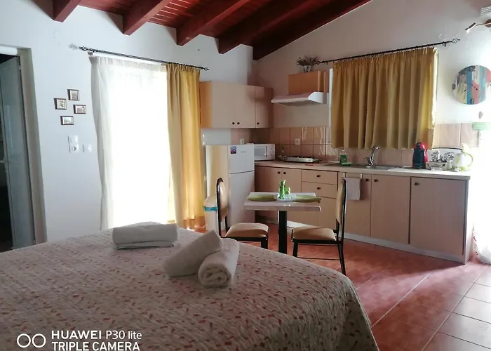 Green Apartments فاليراكي