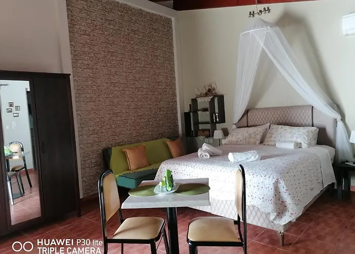 Green Apartments * فاليراكي