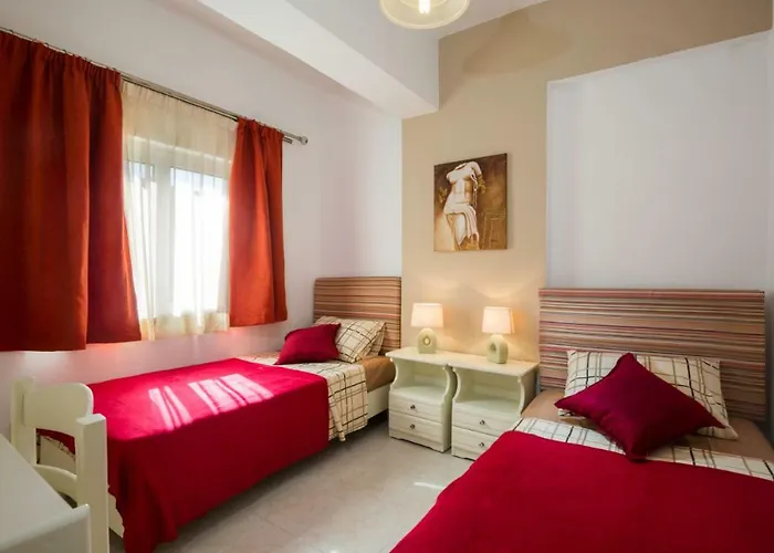 Green Apartments פליראקי